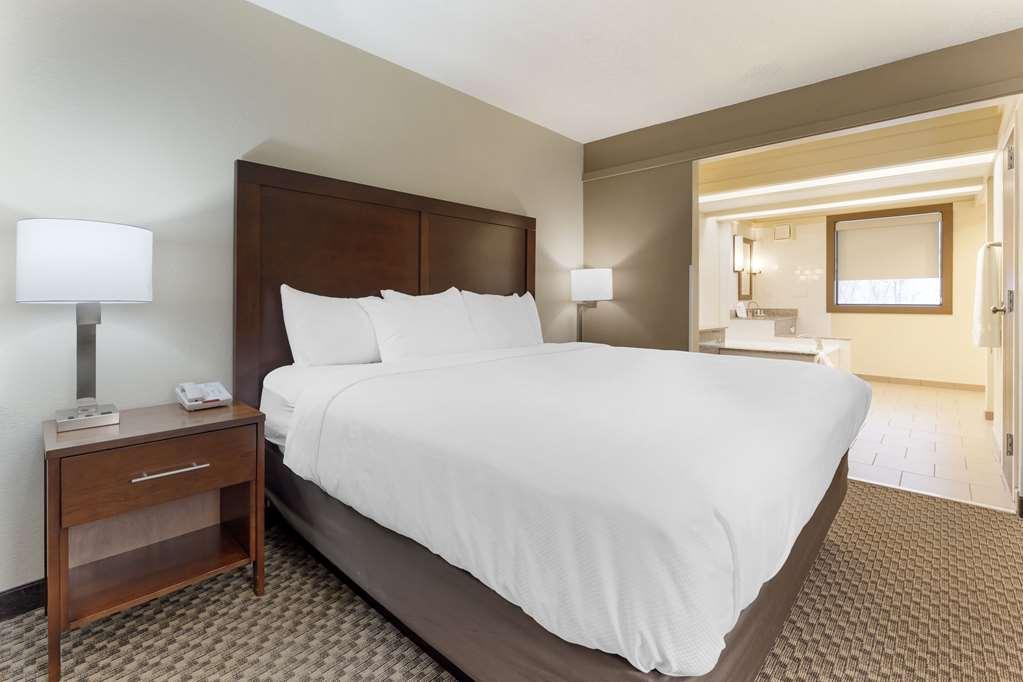 Comfort Inn & Suites Geistown Room photo