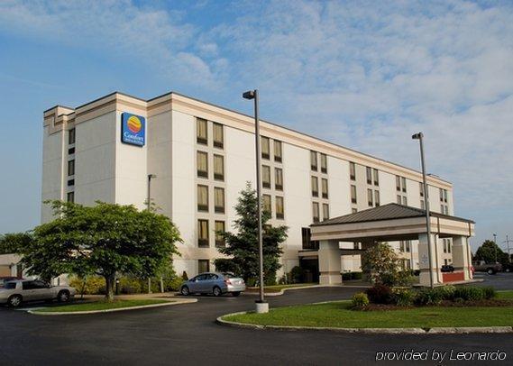 Comfort Inn & Suites Geistown Exterior photo
