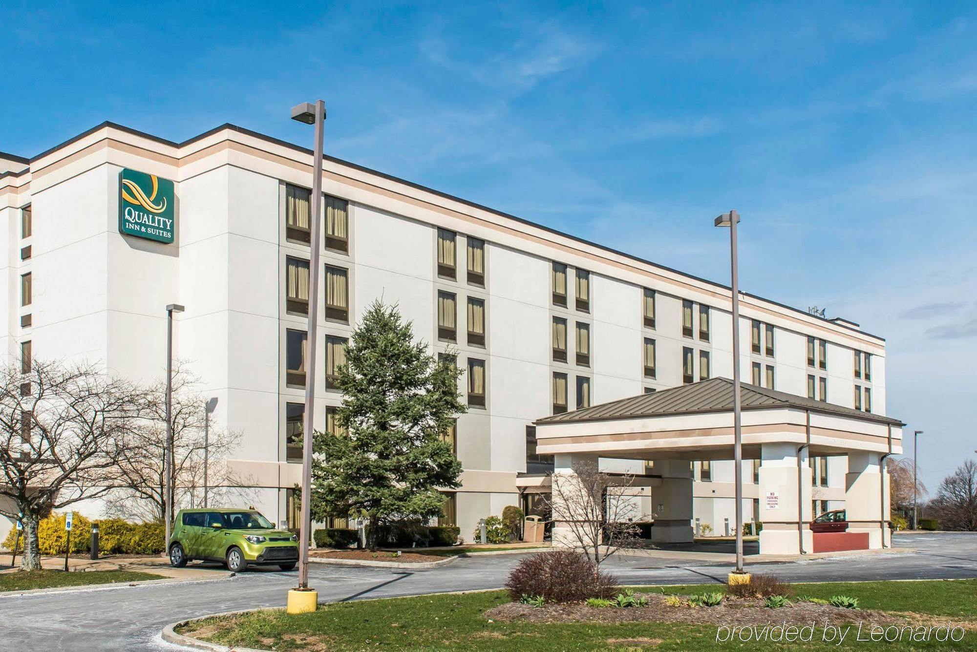 Comfort Inn & Suites Geistown Exterior photo